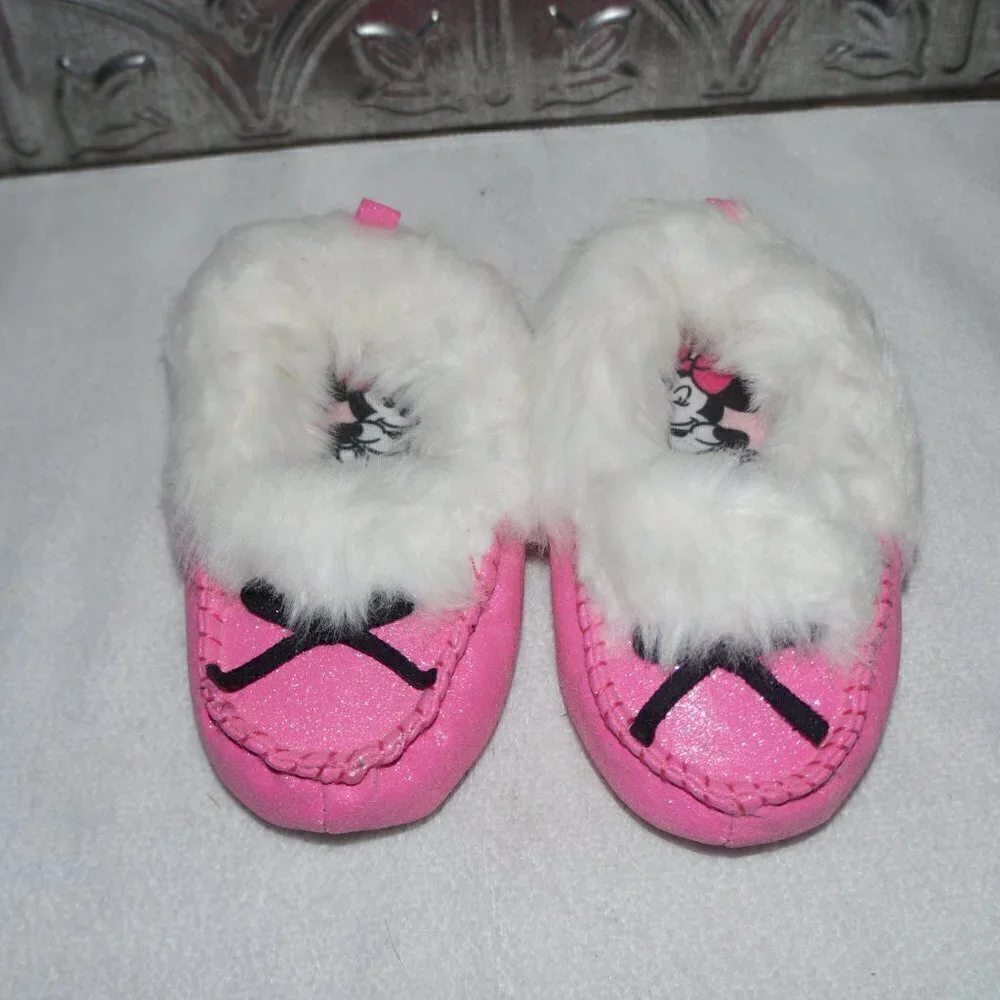 Toddler Size 7 Pink Minnie Mouse Slippers Fuzzy Glitter Fun
